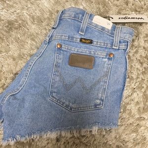 Wrangler shorts size 27